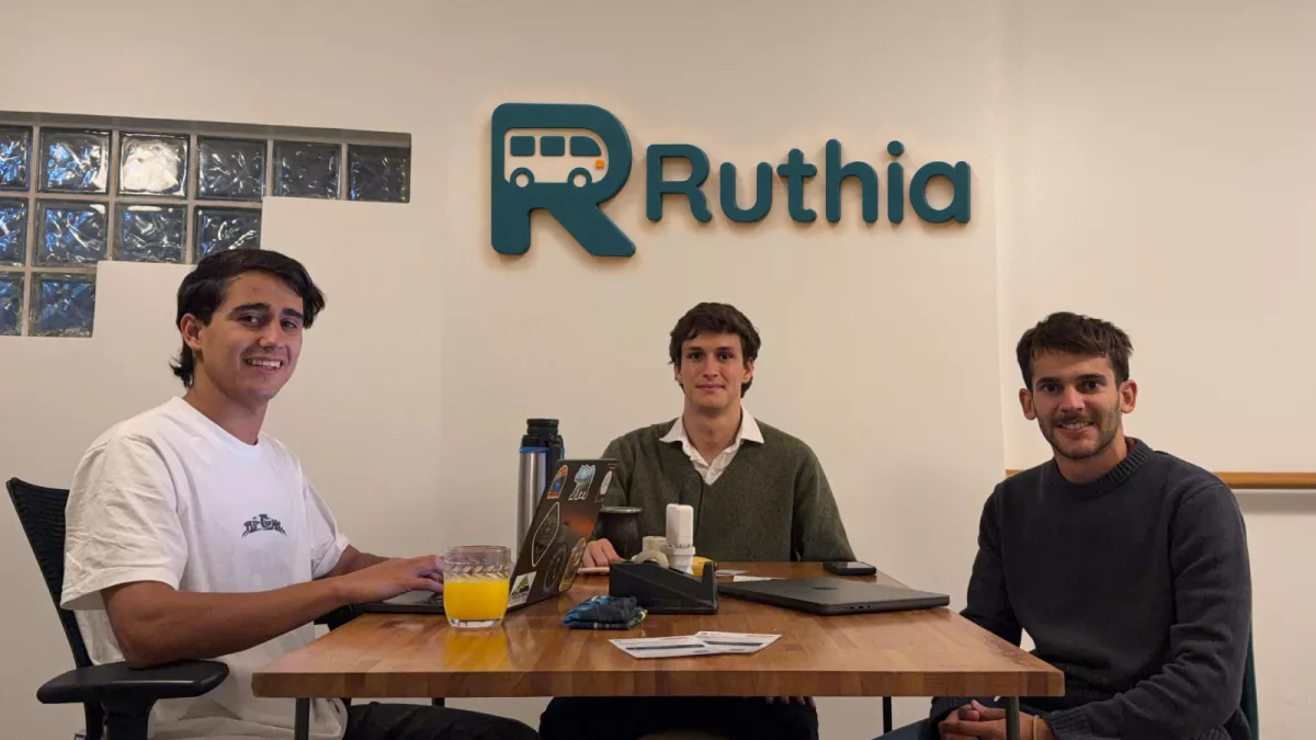 The Ruthia team in their office, in the photo published by InfoNegocios